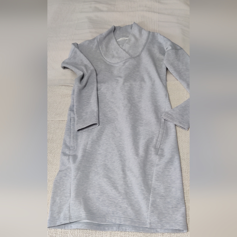 Athleta Heather Gray Long Sleeve Top